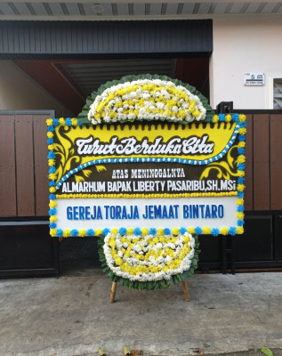 Papan Bunga Duka di Latuhalat