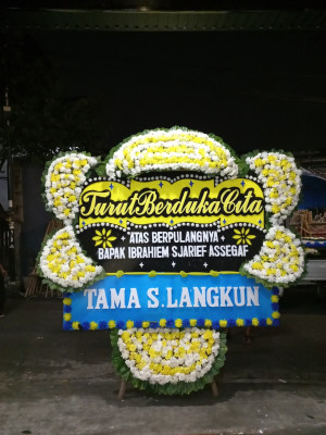 Papan Bunga Duka di Latuhalat